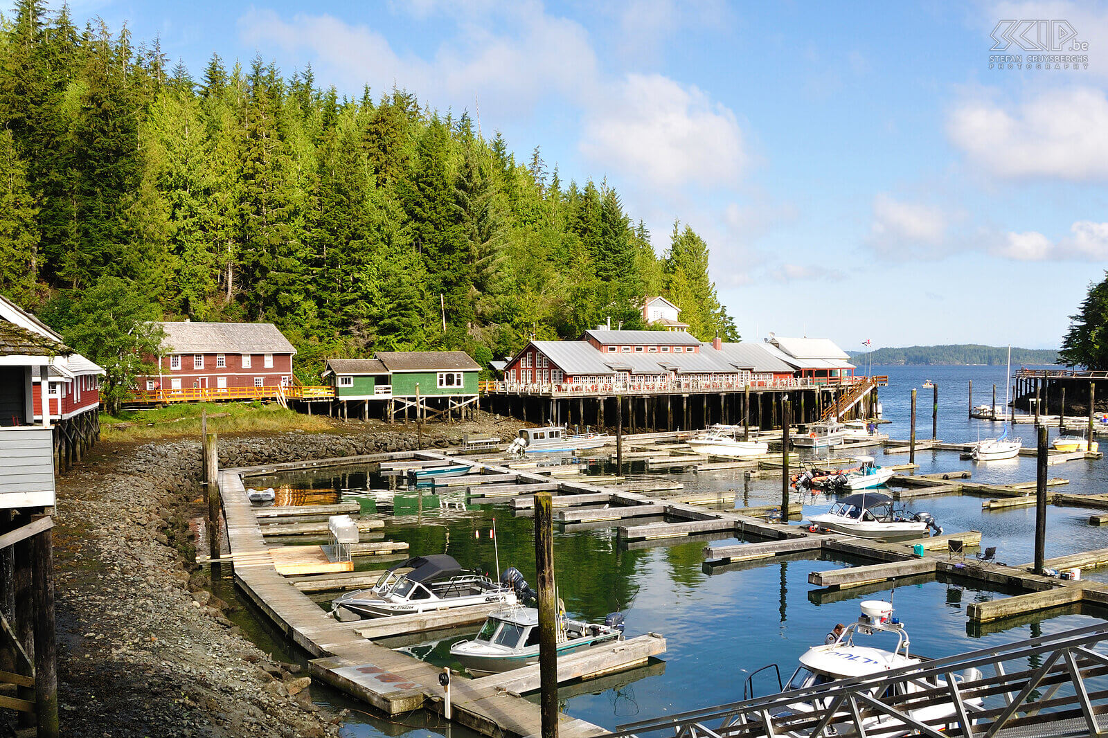 Telegraph Cove Telegraph Cove is an old fishing village on the east coast of Vancouver Island. The ideal base for excursions to the sea or to look for grizzly bears on the mainland. Stefan Cruysberghs